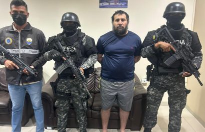Militares enfrentarán proceso disciplinario por jugar con carrito en casa de 'Fito'