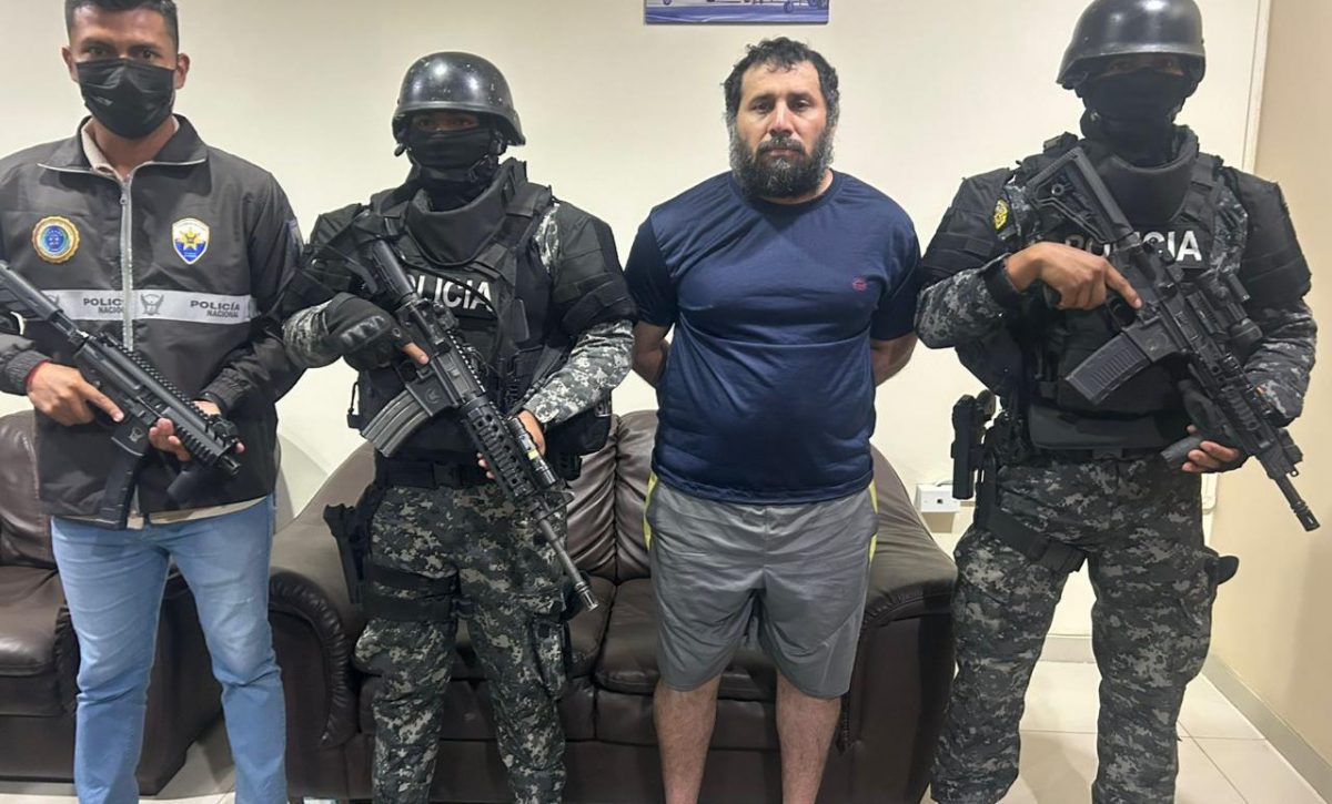 Militares enfrentarán proceso disciplinario por jugar con carrito en casa de 'Fito'