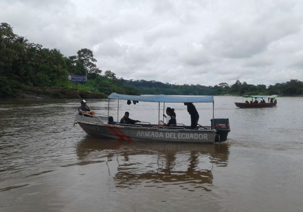 Militares interceptan a sujetos armados en en La Barquilla, Sucumbíos; un detenido