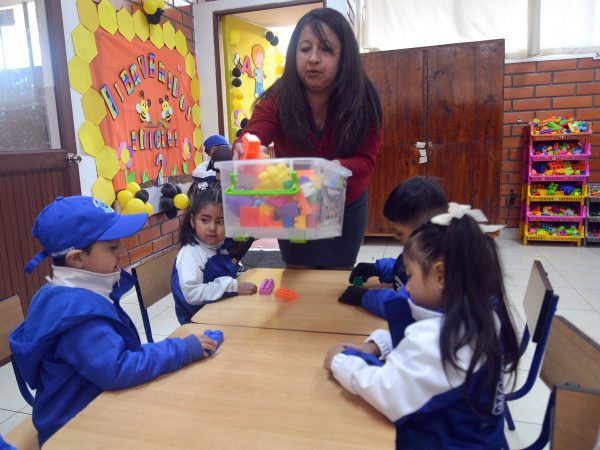Ministerio de Educación anuncia cronograma oficial y fechas del regreso a clases 2025-2026 en la Costa y Galápagos.