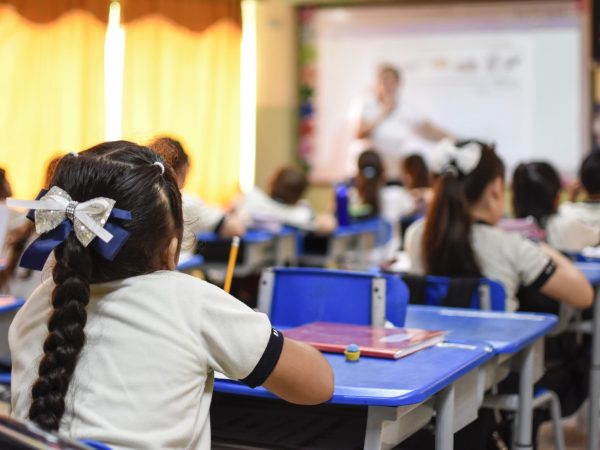Ministerio de Educación contrata 3.600 guardias privados para proteger varios plantes de Manabí y Santo Domingo de los Tsáchilas