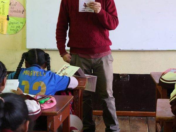 Ministerio de Educación de Perú separa a 1.097 trabajadores por violación, terrorismo y homicidio