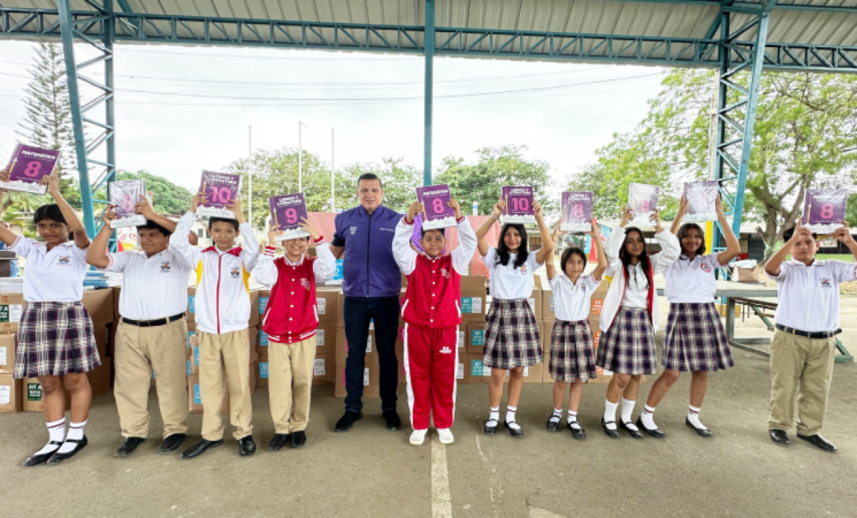 Ministerio de Educación inicia entrega de textos escolares en El Oro y Loja
