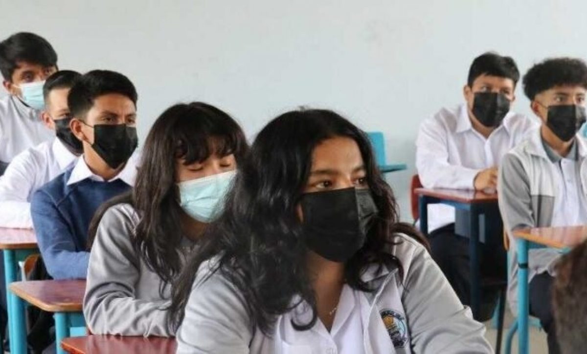 Ministerio de Educación ordena el uso de mascarillas en unidades educativas de Manabí y otras tres provincias