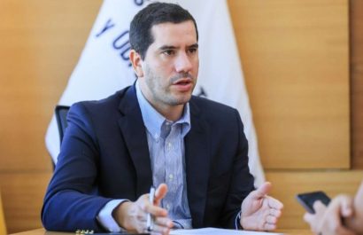 Ministro de Obras Públicas, Roberto Luque desafía al expresidente Correa a regresar al país y le ofrece "hospedaje" en nueva prisión