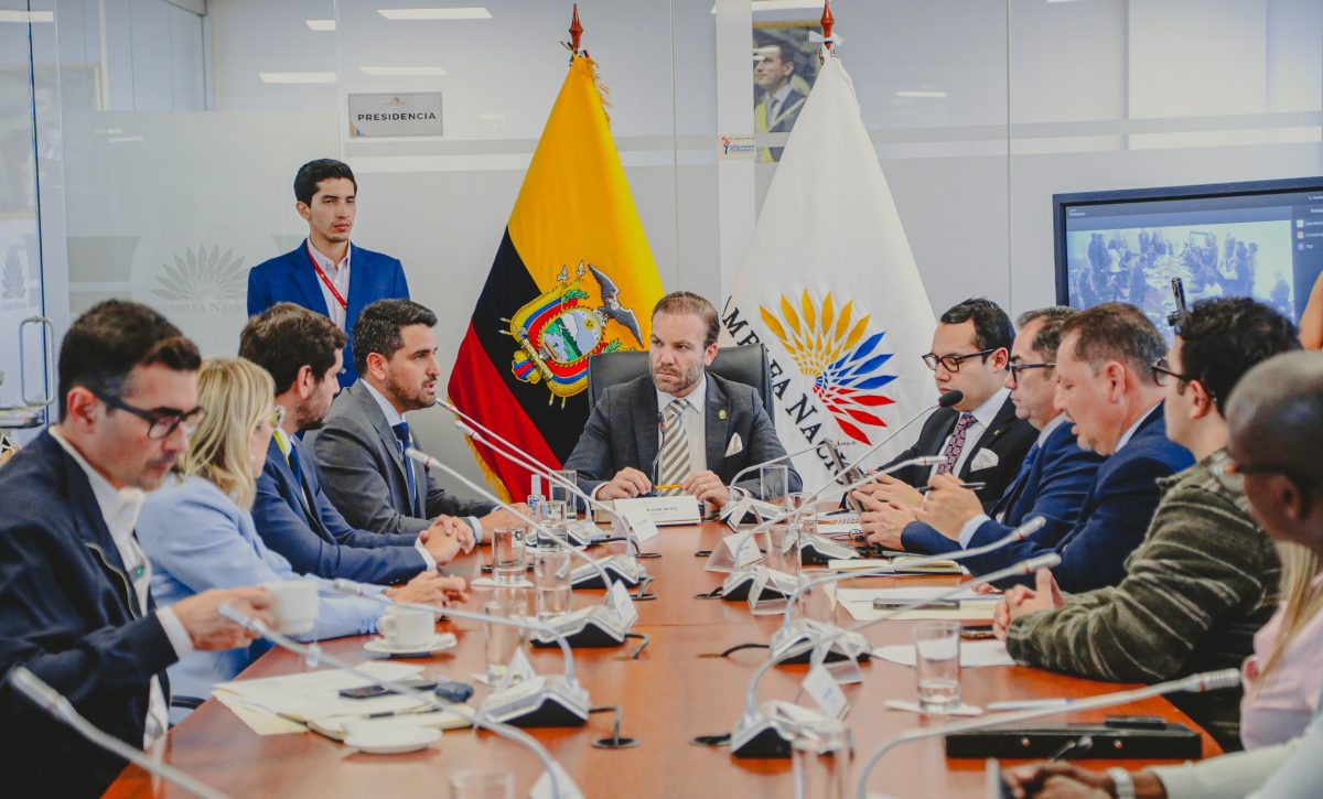 Ministro del Deporte propone incorporar sociedades anónimas en el Proyecto de Ley del Deporte