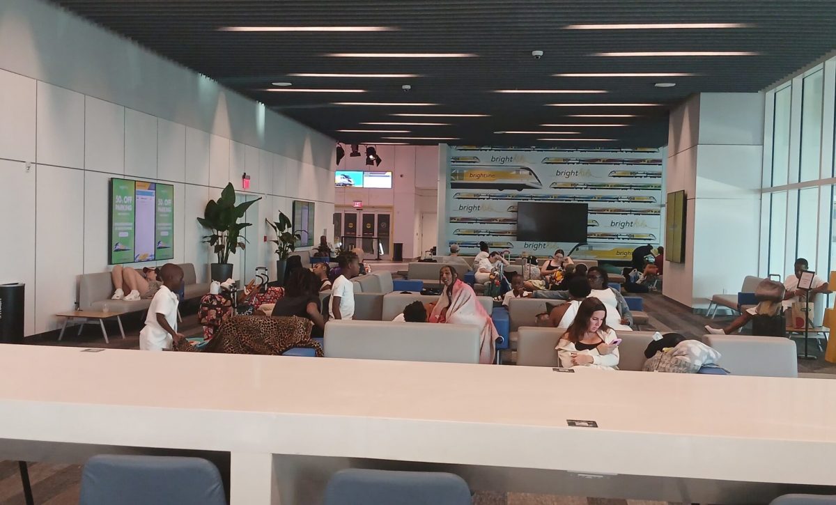 Moderna, luminosa y con un diseño pensado para el confort, así luce la estación de Brightline en Orlando, una de las elogiadas de Florida.