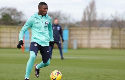 Moises Caicedo entrenando en el Brighton & Hove Albion FOTO: Brighton