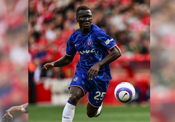 Moisés Caicedo gana su primer título internacional la Conference League con el Chelsea