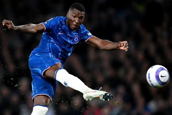 Moisés Caicedo, nominado al Mejor Equipo de la Premier League 2024-2025