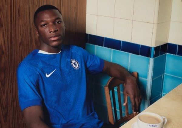 Moisés Caicedo otra vez de modelo en el Chelsea (foto del Chelsea)