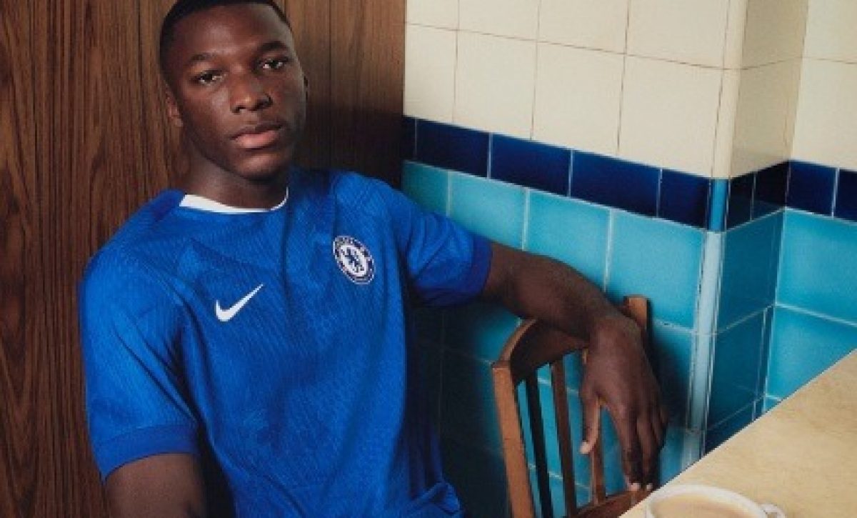 Moisés Caicedo otra vez de modelo en el Chelsea (foto del Chelsea)