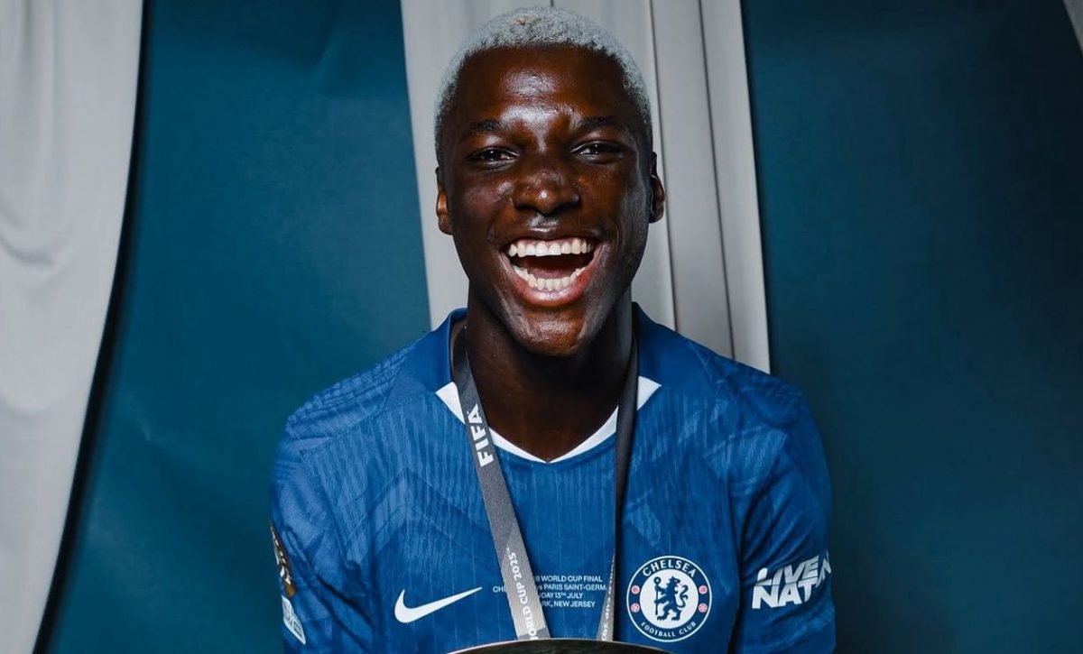 Moisés Caicedo reacciona tras quedar fuera de la lista al Balón de Oro 2025 “A seguir trabajando”