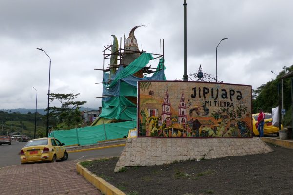 Monumento al Choclo en Jipijapa ¿Listo para brillar de nuevo