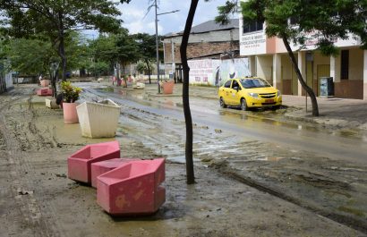 Moradores del sector del puente Chile y Quiroga piden limpieza de lodo