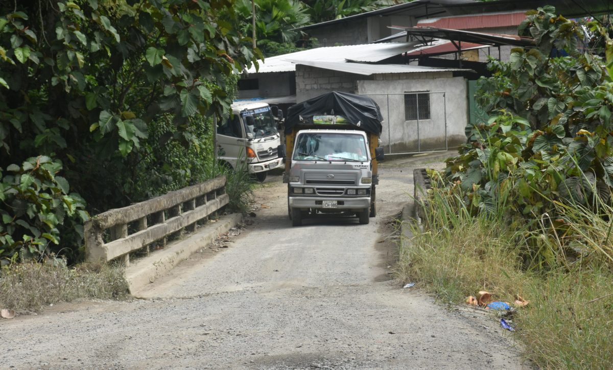 Moradores denuncian abandono vial ante cierre del km 83 de la Alóag-Santo Domingo