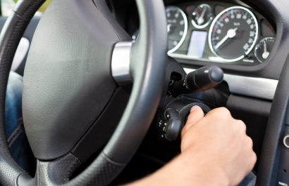 Motor El error que muchos conductores cometen cada mañana con su carro y que puede costar mucho dinero