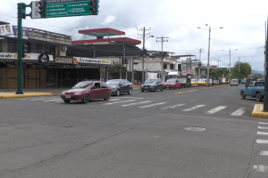 Movilidad moderada con focos de congestión marca la mañana de este lunes en Portoviejo