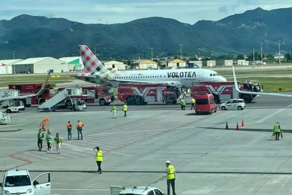 Muere un hombre en el aeropuerto de Bérgamo, Italia, tras ser succionado por el motor de un avión