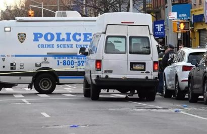 Mueren cuatro niños al chocar un vehículo contra un centro escolar en Estados Unidos