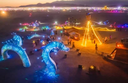 Mujer-da-a-luz-en-el-festival-musical-Burning-Man-sin-saber-que-estaba-embarazada