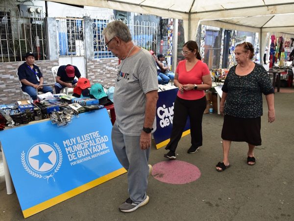 En la calle Mariana Argudo, se realizó la Feria del Municipio de Guayaquil.