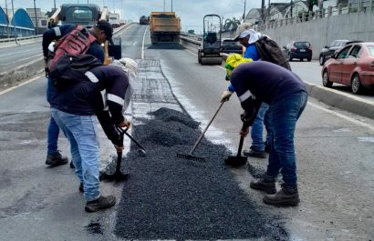 La Dirección de Obras Públicas del Municipio de Guayaquil realiza intervenciones de mejoramiento, adecentamiento y mantenimiento de la infraestructura vial.