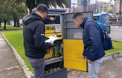 Municipio de Quito optimiza semáforos en 16 intersecciones para mejorar el flujo vehicular