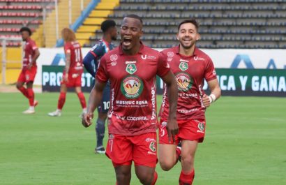 Mushuc Runa aprovecha expulsiones y golea 0-5 a El Nacional en Quito