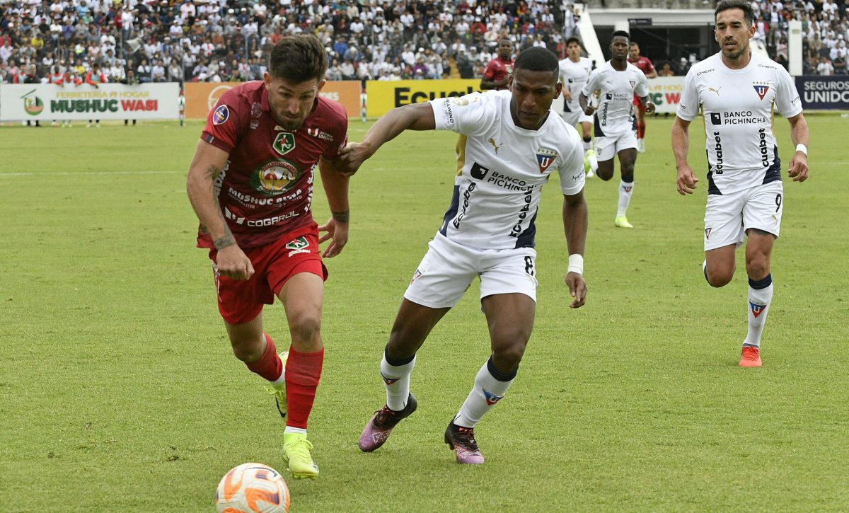 Mushuc Runa vence a Liga de Quito con un gol de último minuto