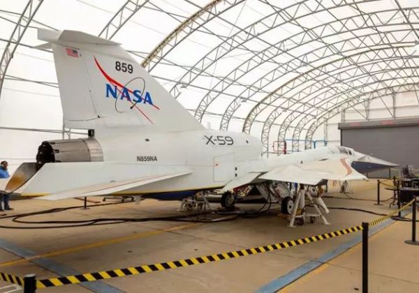 NASA logra que su avión supersónico “vuela sin despegar”