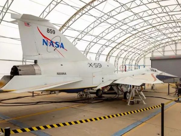 NASA logra que su avión supersónico “vuela sin despegar”