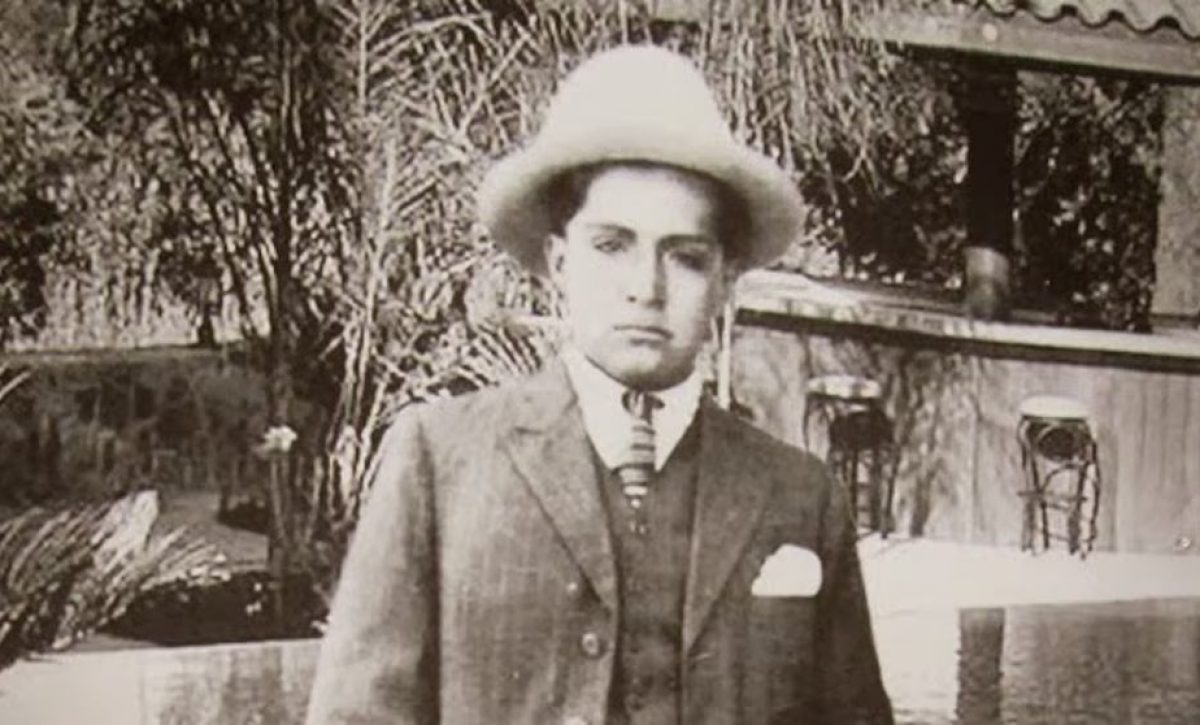 Naún Briones en una fotografía tomada en 1920.
