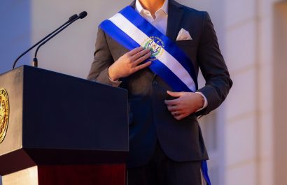 Nayib Bukele desmiente con ironía supuestas negociaciones con Barrio 18