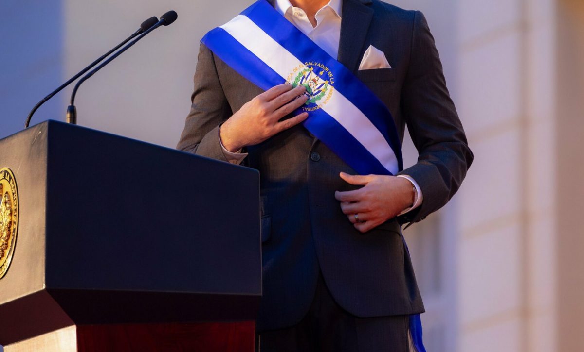 Nayib Bukele desmiente con ironía supuestas negociaciones con Barrio 18