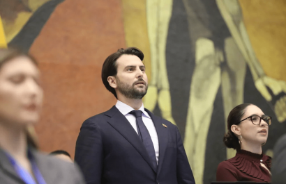Niels Olsen anuncia desvinculación de funcionarios por nepotismo en la Asamblea Nacional