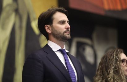 Niels Olsen, presidente de la Asamblea Nacional, arremete en contra de los legisladores impuntuales. (Asamblea Nacional).