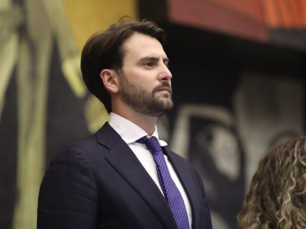 Niels Olsen, presidente de la Asamblea Nacional, arremete en contra de los legisladores impuntuales. (Asamblea Nacional).
