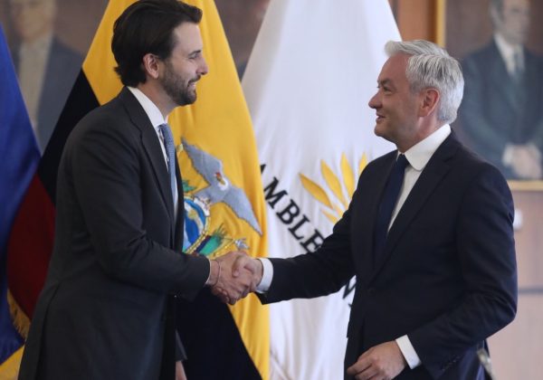 Niels Olsen, presidente de la Asamblea Nacional, junto a Robert Biedron de la delegación del Parlamento Europeo. FOTO: @AsambleaEcuador.
