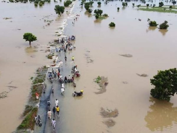 Nigeria suspenderá tareas de rescate tras inundaciones que ya dejan más de 200 muertos