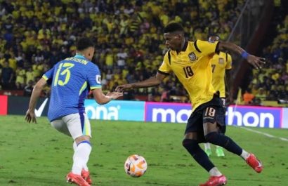 Nilson Angulo de Ecuador enfrentando a Vanderson de Brasil en el partido que terminó 0-0. Foto: Willian Paladines.