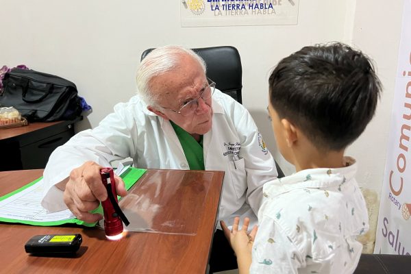 Niños y adolescentes con malformaciones congénitas fueron evaluados en jornada médica de la Fundación Rostros Felices