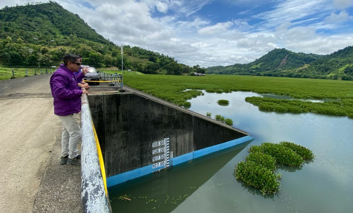 Nivel de agua en la represa Poza Honda, Santa Ana, supera su cota máxima, pero se mantiene bajo control