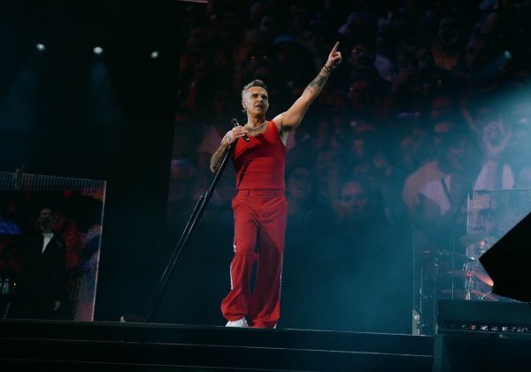 No estoy listo Robbie Williams revela que su madre ya no lo reconoce debido a la demencia senil