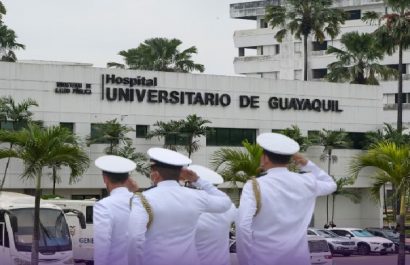 Nombramientos de gerentes militares en hospitales de Guayaquil para enfrentar crisis de salud