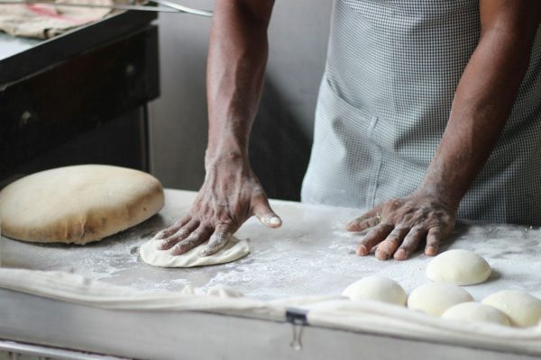 Nómina abril maricón: Panadería debe pagar cerca de 14 mil euros por describir así a un trabajador. (Pexels).