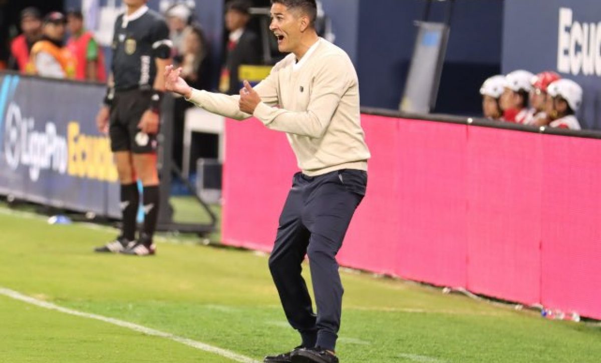 Norberto Araujo, técnico del Deportivo Cuenca.