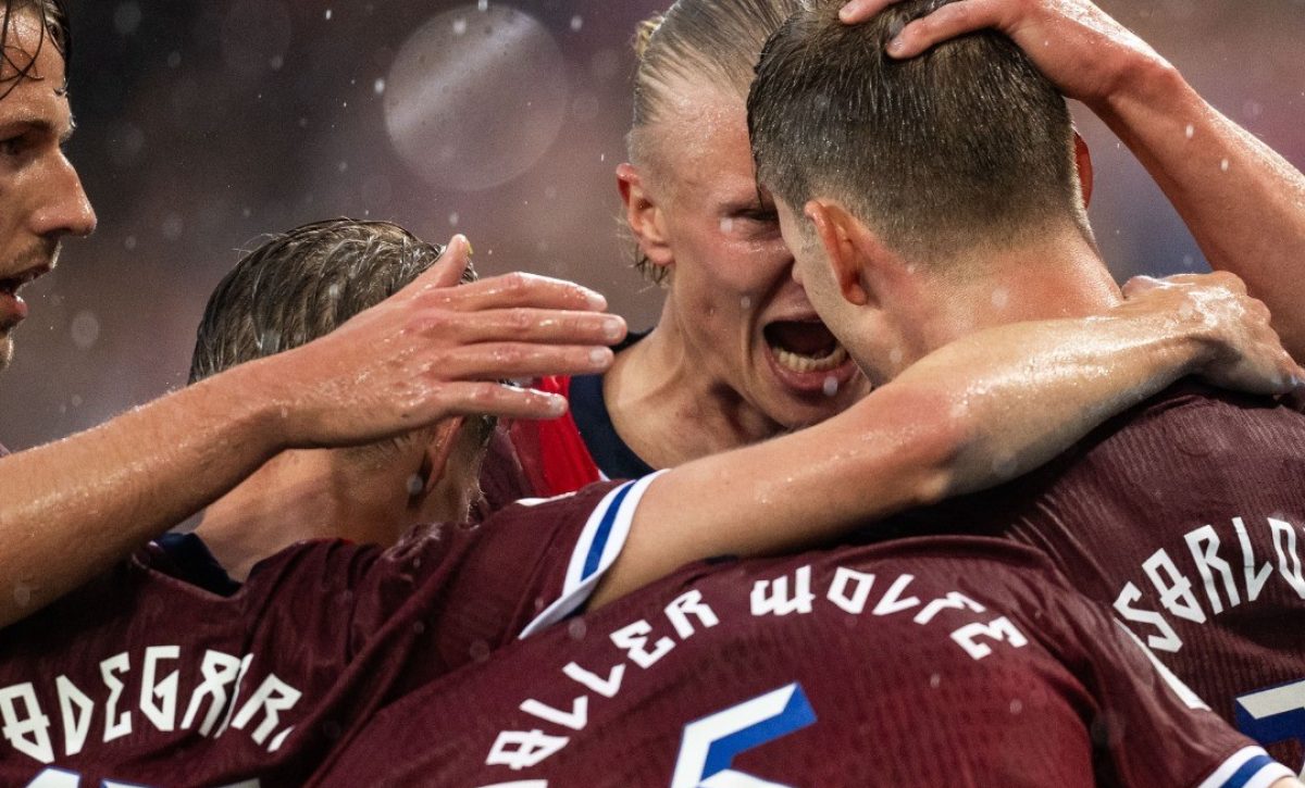 Noruega liderada por Haaland golea a Italia y lidera el Grupo I