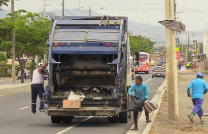 Nuevos carros recolectores de basura llegarán a Portoviejo en 45 Días, anuncia Alcalde