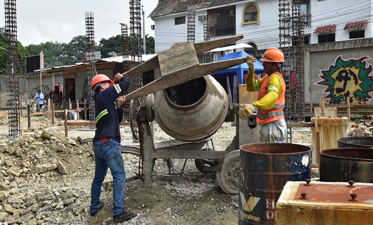 El Municipio de Guayaquil reactivó una obra deportiva en Urdesa con canchas, senderos y servicios.
